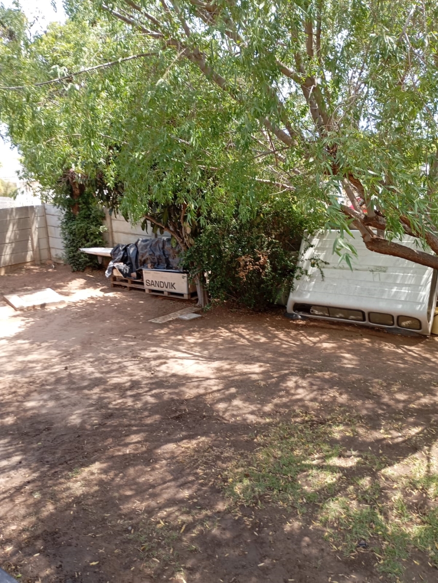 5 Bedroom Property for Sale in Worcester West Western Cape